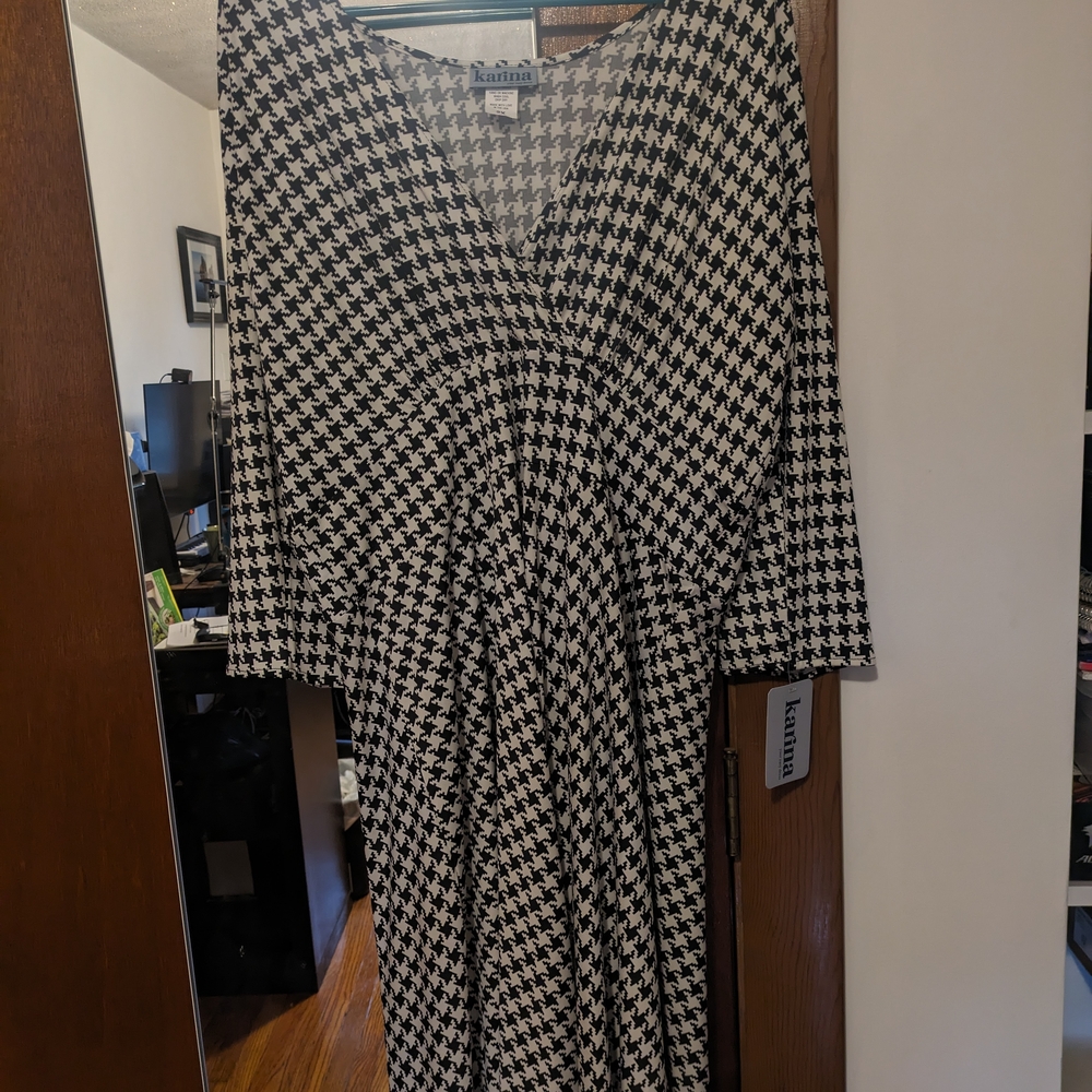 Black and White V-Neck Wrap Sundress